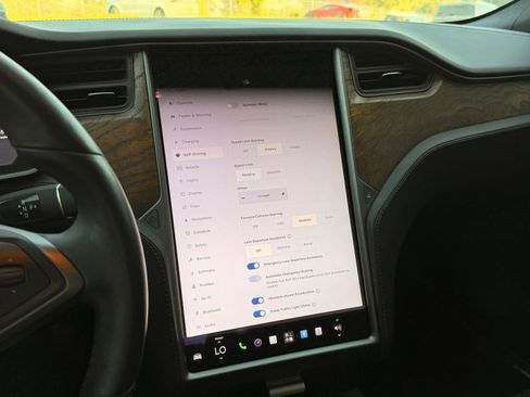 Used 2020 Tesla Model S Long Range AWD/4WD image 43