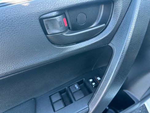 Used 2015 Toyota Corolla L image 35