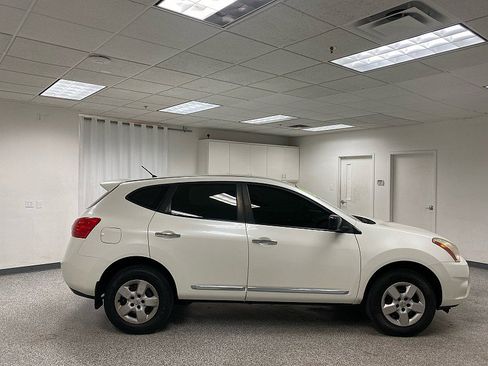 Used 2011 Nissan Rogue S image 4