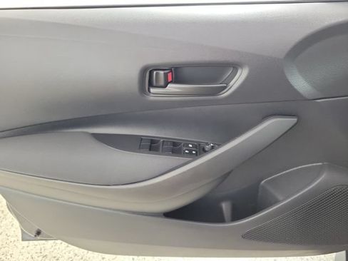 Used 2025 Toyota Corolla LE FWD image 21