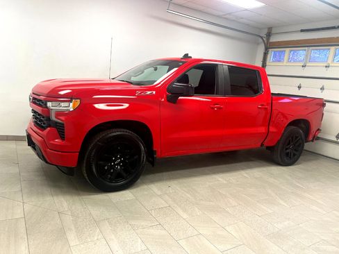 Used 2022 Chevrolet Silverado 1500 RST image 2