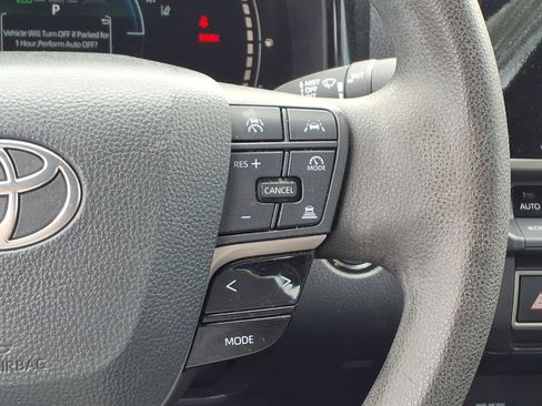 Used 2025 Toyota Camry LE image 21