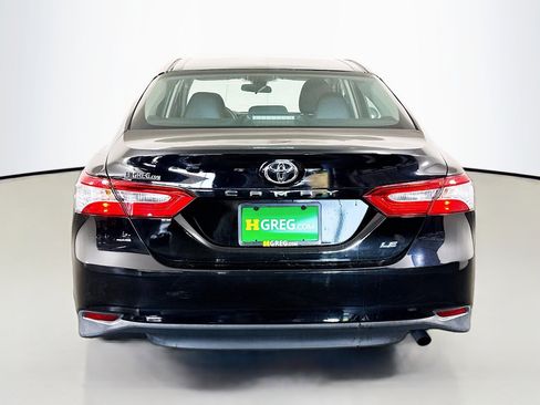 Used 2018 Toyota Camry L image 8