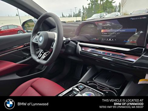 New 2026 BMW i5 eDrive40 w/ M Sport Package AWD/4WD image 12