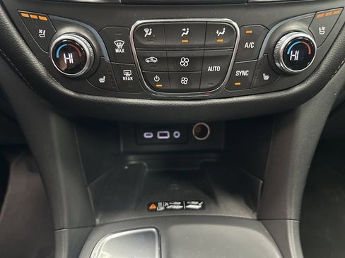 Certified 2021 Chevrolet Equinox Premier image 35