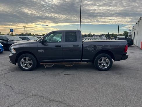 Used 2018 RAM 1500 Express w/ Express Value Package AWD/4WD image 3