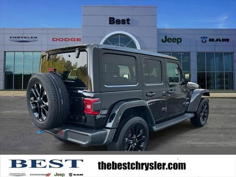 Certified 2022 Jeep Wrangler Unlimited Sahara w/ Cold Weather Group image 5