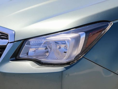 Used 2017 Subaru Forester 2.5i Premium AWD/4WD image 8