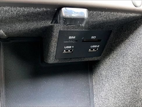 Used 2019 Porsche Macan AWD/4WD image 16