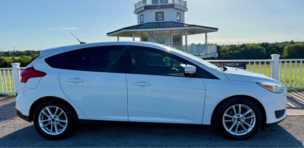 Used 2017 Ford Focus SE FWD image 4