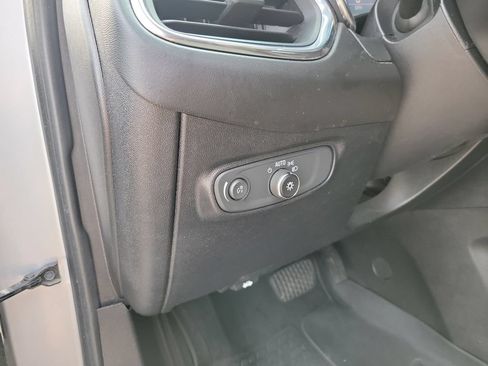 Used 2019 Chevrolet Equinox LT FWD image 25