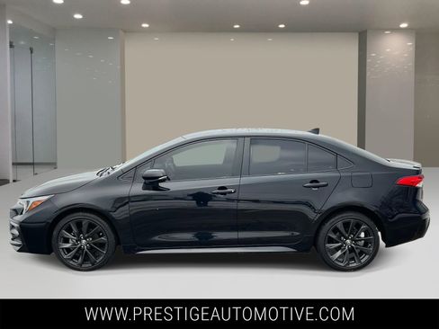 Used 2024 Toyota Corolla SE image 2