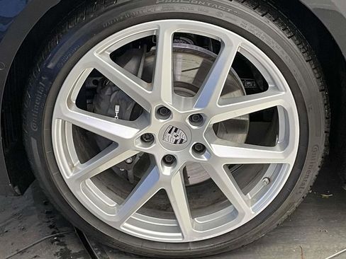 Used 2024 Porsche Panamera 4 image 11