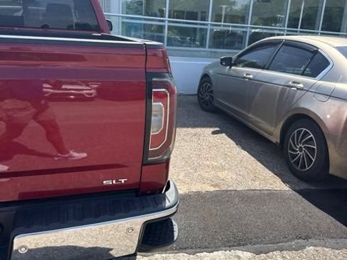 Used 2018 GMC Sierra 1500 SLT AWD/4WD image 6