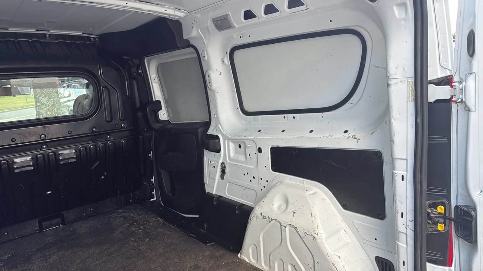 Used 2022 RAM ProMaster City Tradesman FWD image 21