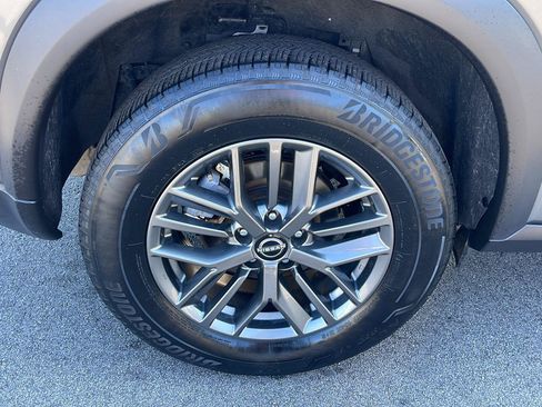 Used 2023 Nissan Rogue S FWD image 11