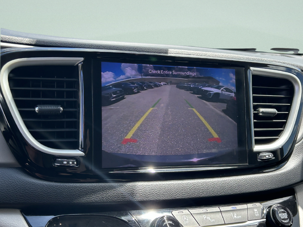 Used 2021 Chrysler Pacifica Touring-L FWD image 27