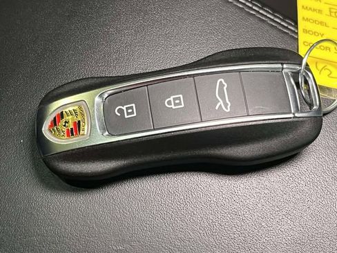 Used 2021 Porsche 911 Carrera 4 image 44