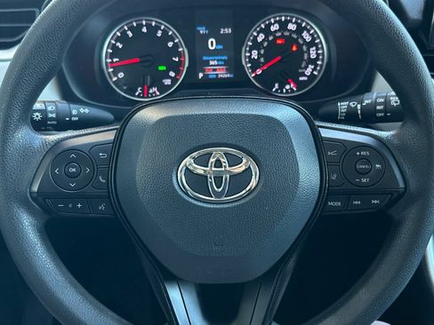 Used 2021 Toyota RAV4 XLE w/ Convenience Package FWD image 22