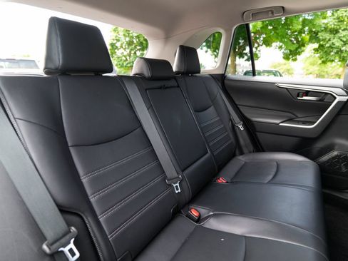 Used 2019 Toyota RAV4 XLE Premium w/ Cold Weather Package AWD/4WD image 41