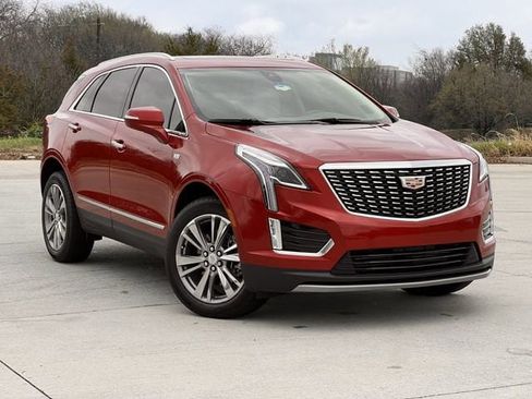 New 2025 Cadillac XT5 Premium Luxury image 2