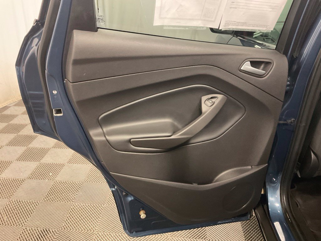 Used 2018 Ford Escape SE w/ SE Sync 3 Package AWD/4WD image 21
