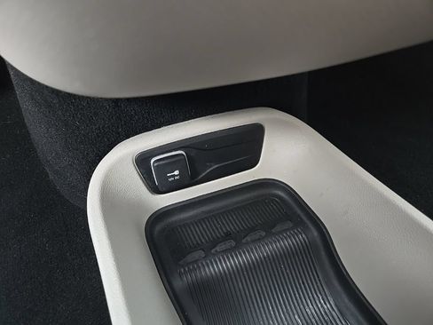 Used 2023 Chrysler Pacifica Touring-L FWD image 61