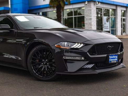 Used 2022 Ford Mustang GT Premium w/ GT Performance Package RWD image 3