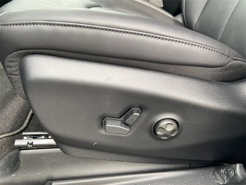 New 2026 Chrysler Pacifica Select image 14