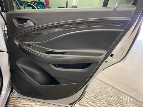 Used 2018 Buick Envision Essence image 11