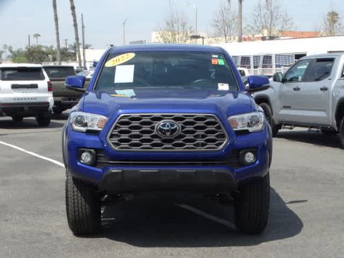 Used 2022 Toyota Tacoma TRD Off-Road w/ Technology Package image 3