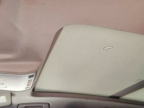 Used 2022 Volkswagen Taos SEL AWD/4WD image 25