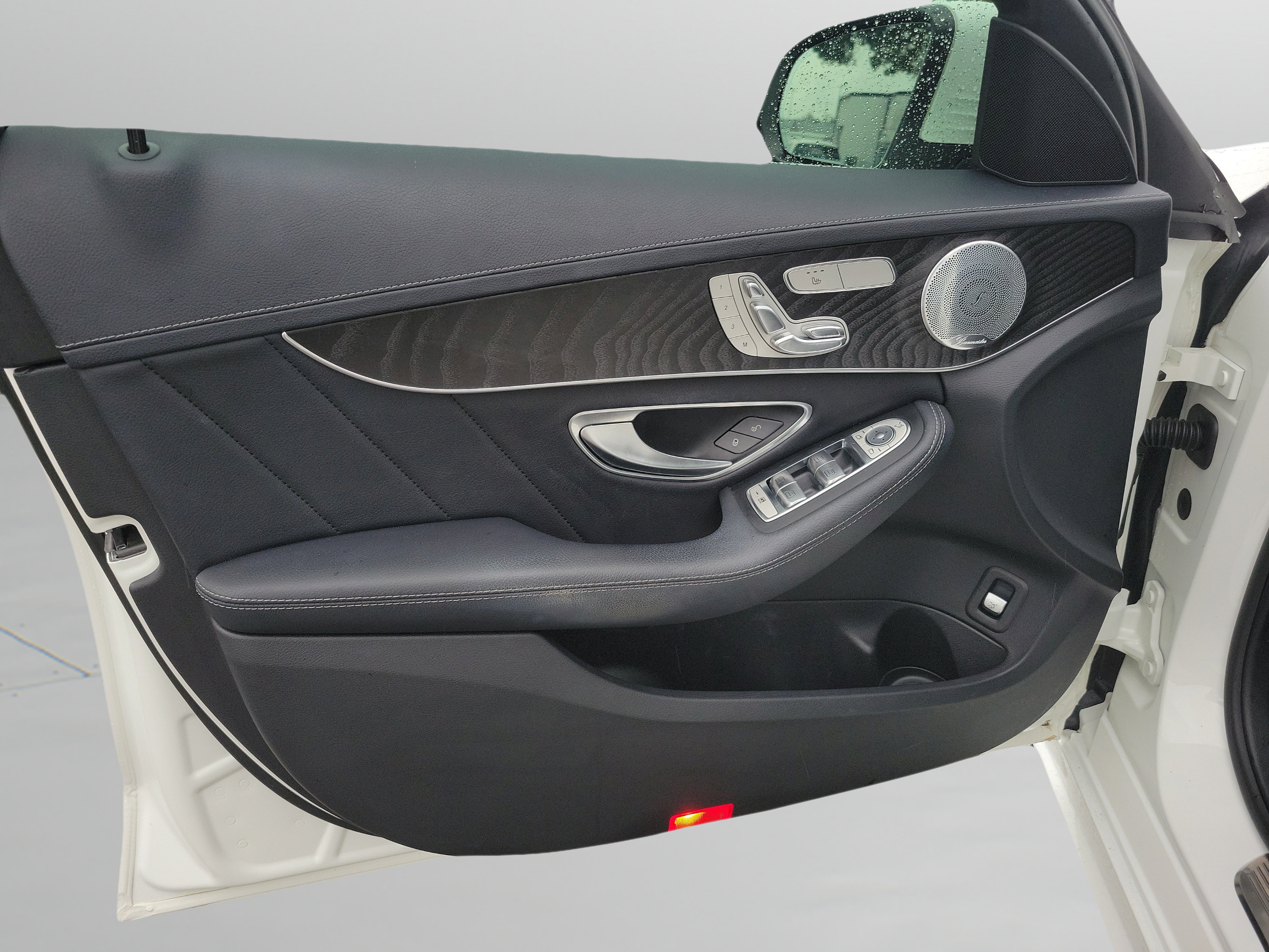Used 2015 Mercedes-Benz C 300 Sedan image 18