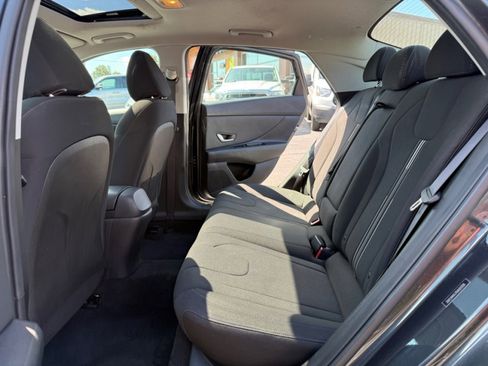 Used 2021 Hyundai Elantra SEL w/ Convenience + Premium Package image 27