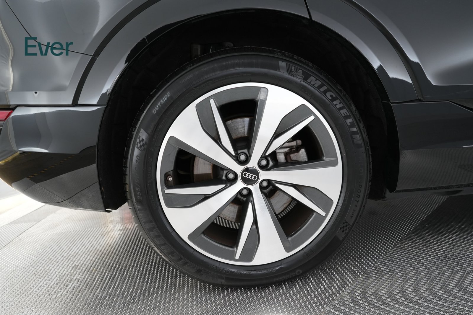 Used 2024 Audi Q8 e-tron Premium Plus AWD/4WD image 9