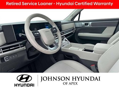 Used 2025 Hyundai Santa Fe SE AWD/4WD image 15