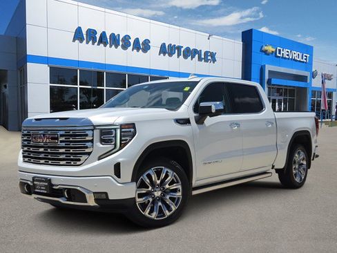 Used 2024 GMC Sierra 1500 Denali w/ Denali Reserve Package AWD/4WD image 1