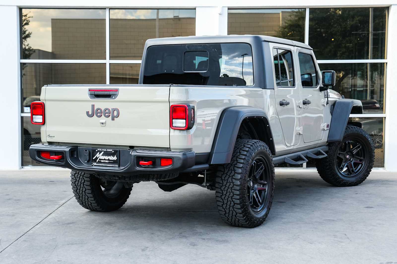 Used 2022 Jeep Gladiator Rubicon AWD/4WD image 12