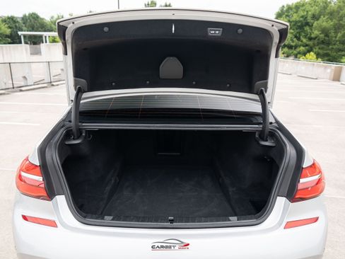 Used 2019 BMW 750i w/ M Sport Package RWD image 50