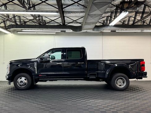 Used 2024 Ford F350 Platinum AWD/4WD image 3