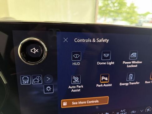Certified 2025 Chevrolet Silverado EV RST AWD/4WD image 33