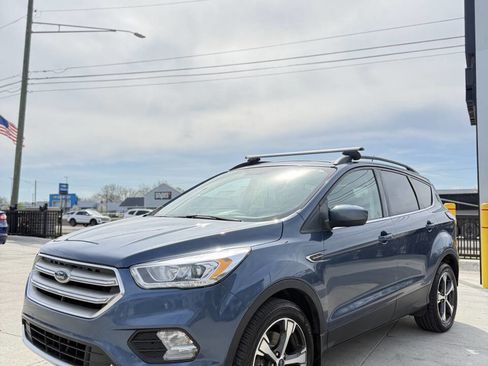 Used 2018 Ford Escape SEL AWD/4WD image 3