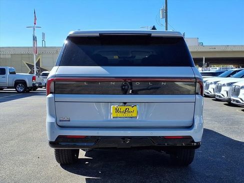 New 2026 Lincoln Navigator L Premier AWD/4WD image 5