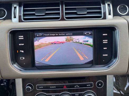 Used 2014 Land Rover Range Rover HSE image 20