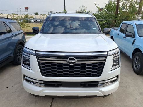 Used 2025 Nissan Armada Platinum w/ Convenience Package RWD image 4