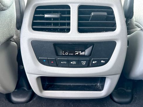 Used 2018 Honda Pilot EX image 23