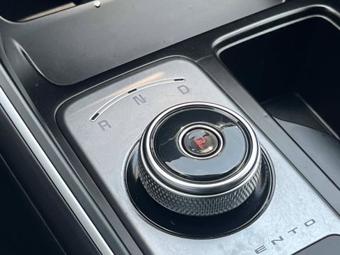 Used 2022 Kia Sorento S FWD image 38