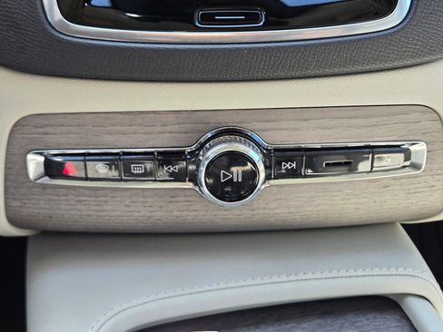 Used 2024 Volvo XC90 T8 Plus w/ Protection Package Premier image 26