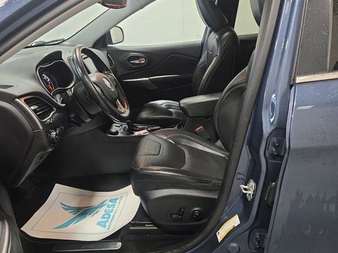 Used 2020 Jeep Cherokee Limited w/ Trailer Tow Group image 7