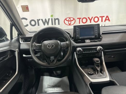 Used 2022 Toyota RAV4 LE image 20
